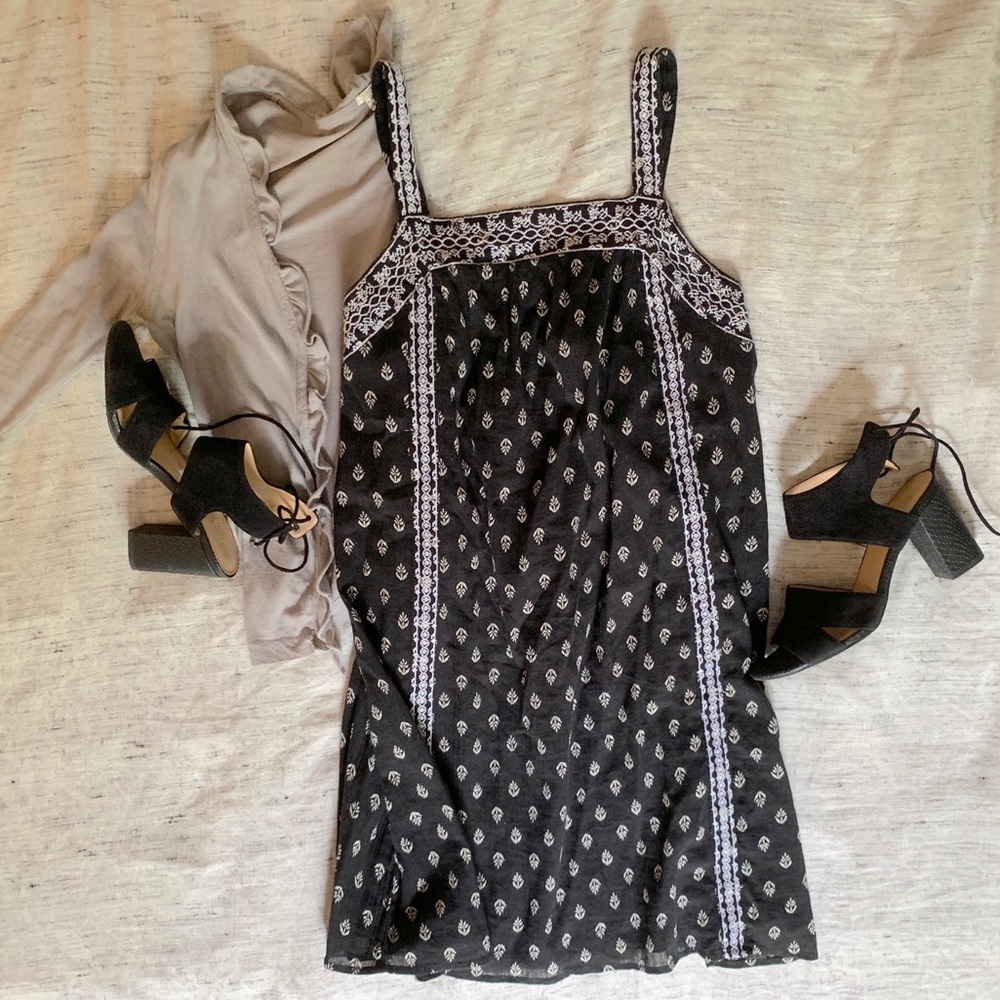 Old navy embroidered dress